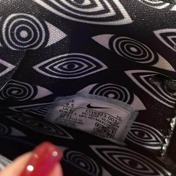 KYRIE 2 “WHAT THE CAMO” Men’s 9 1/2 LIKE NEW ONLY WORE IN DOORS - Picture 9 of 10